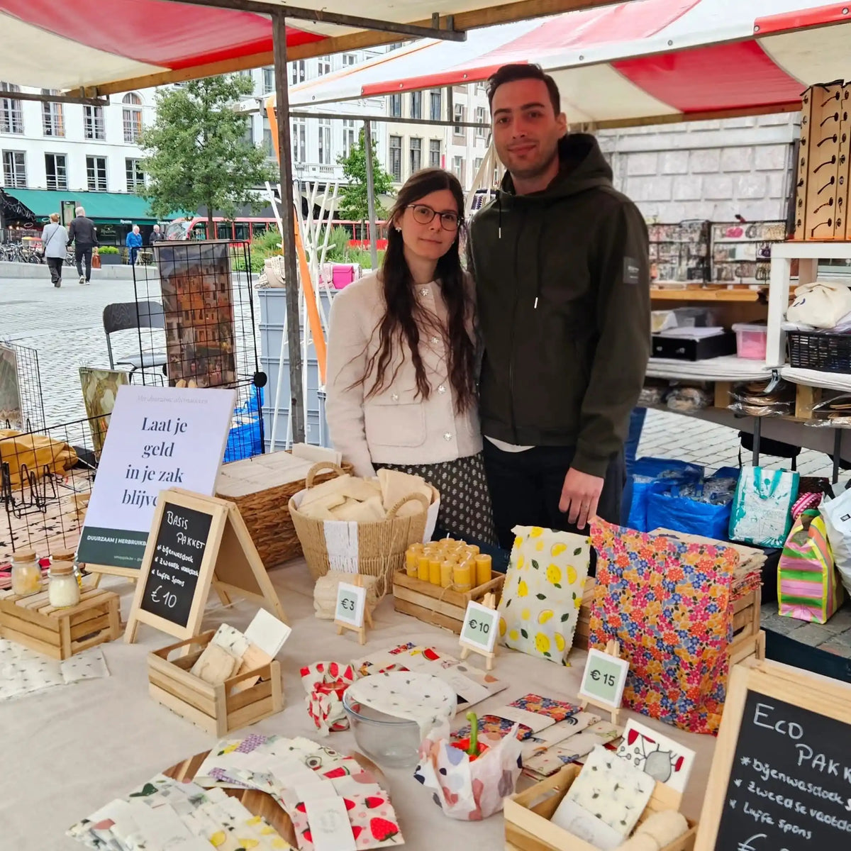 Tugce en haar partner, oprichters van Umay Gaia in Antwerpen